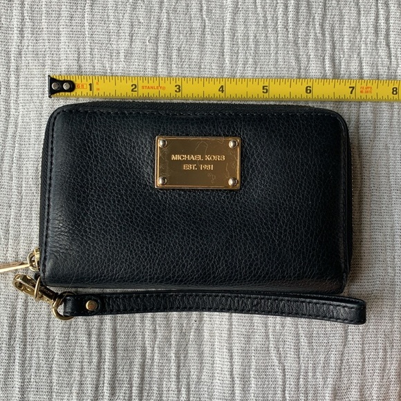 Michael Kors medium sized black zip around wallet with wrist strap - Picture 9 of 11